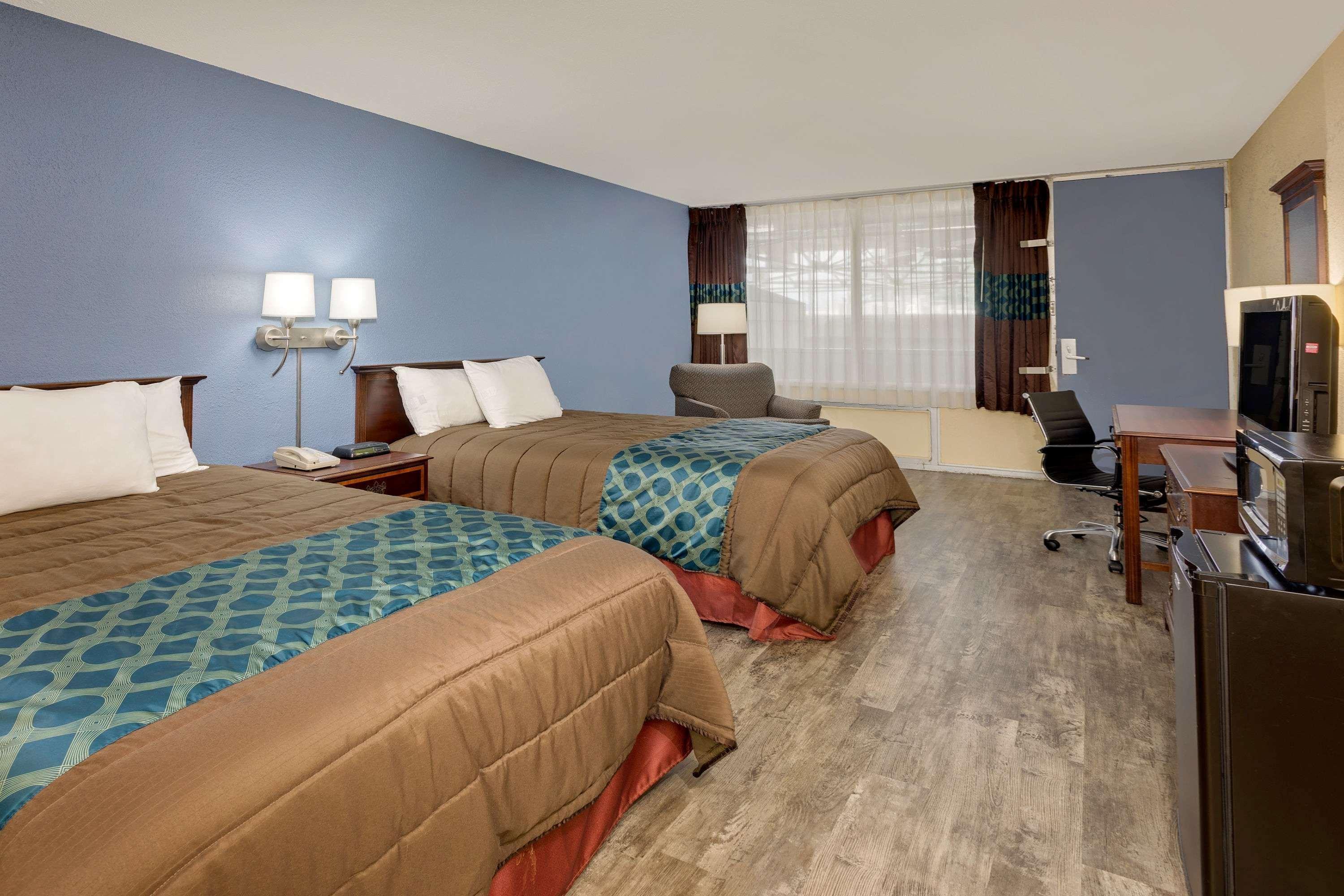 Days Inn By Wyndham Montgomery Near Aum Luaran gambar