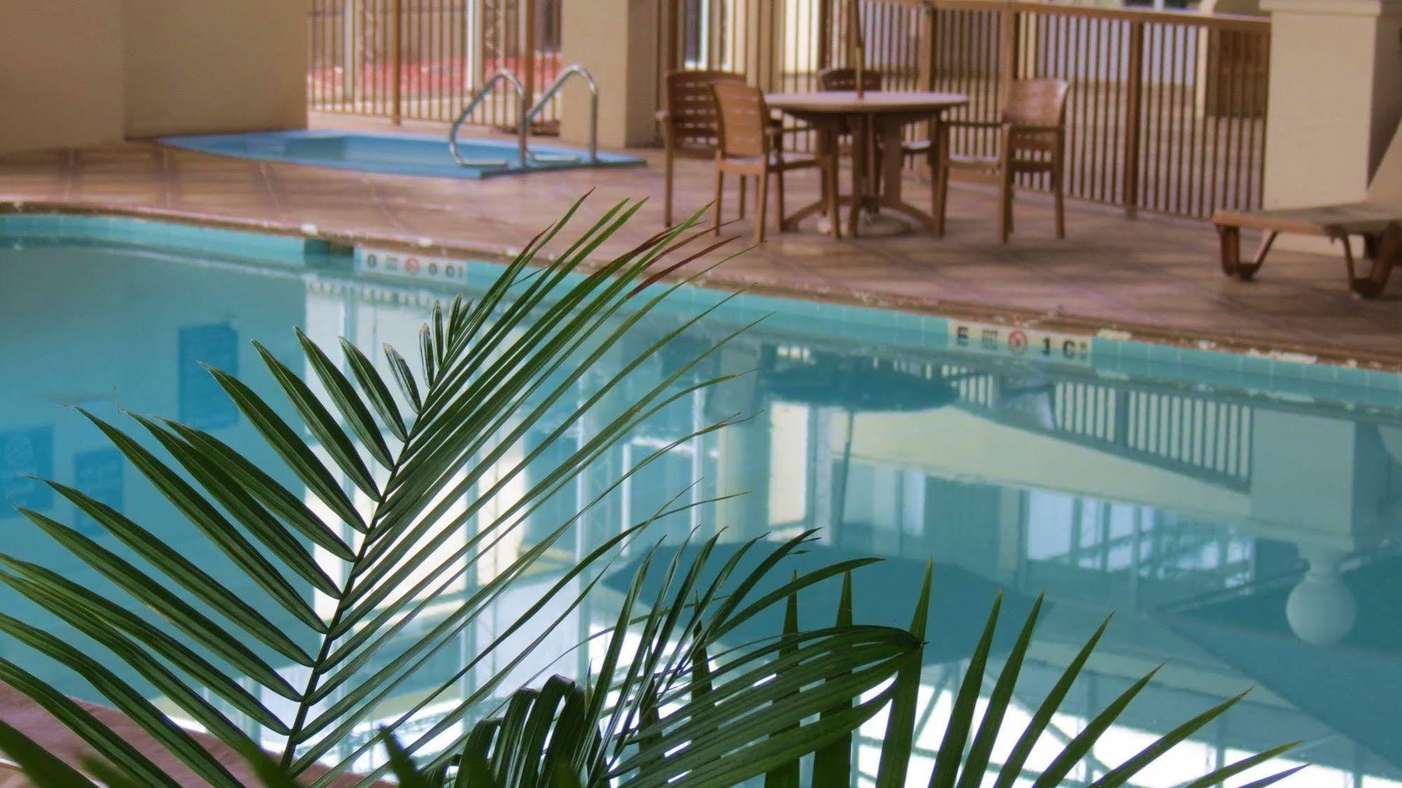 Days Inn By Wyndham Montgomery Near Aum Luaran gambar