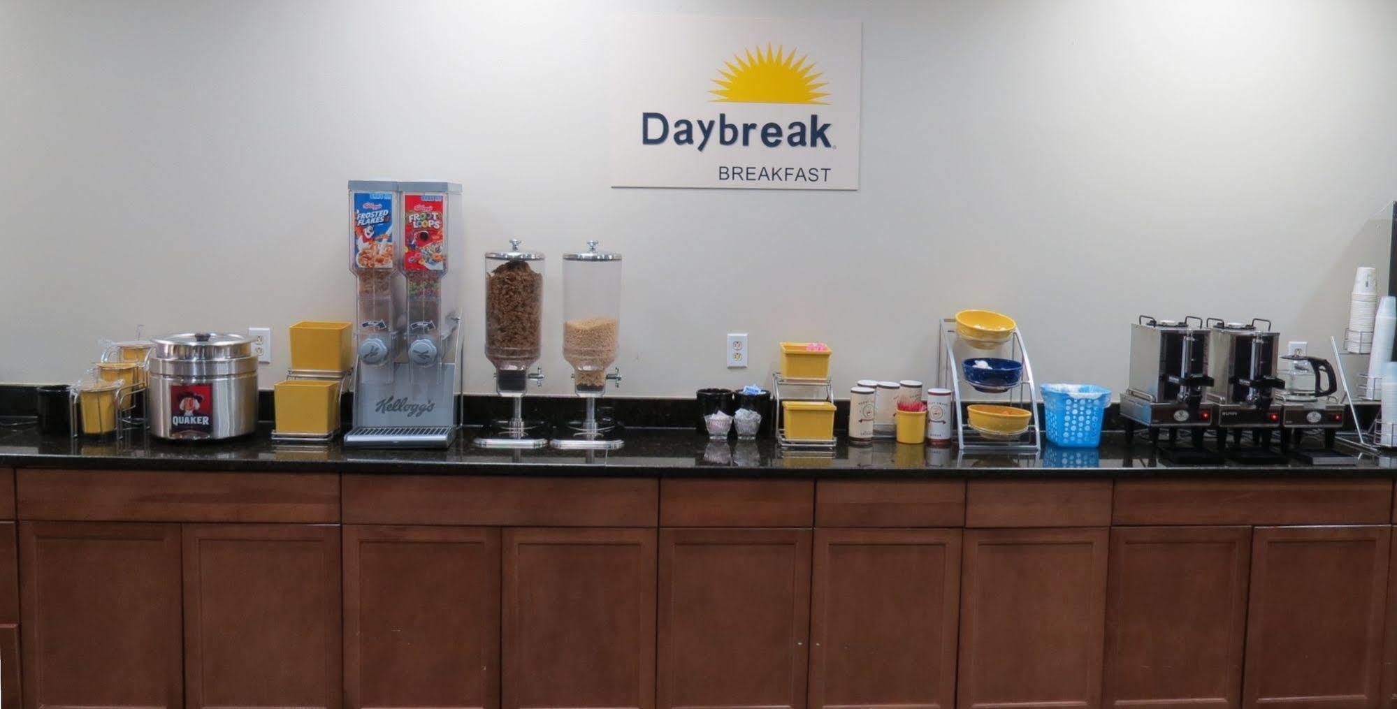Days Inn By Wyndham Montgomery Near Aum Luaran gambar
